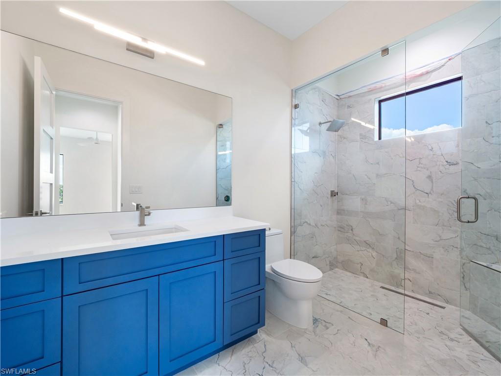 TOWN AND RIVER - Residential