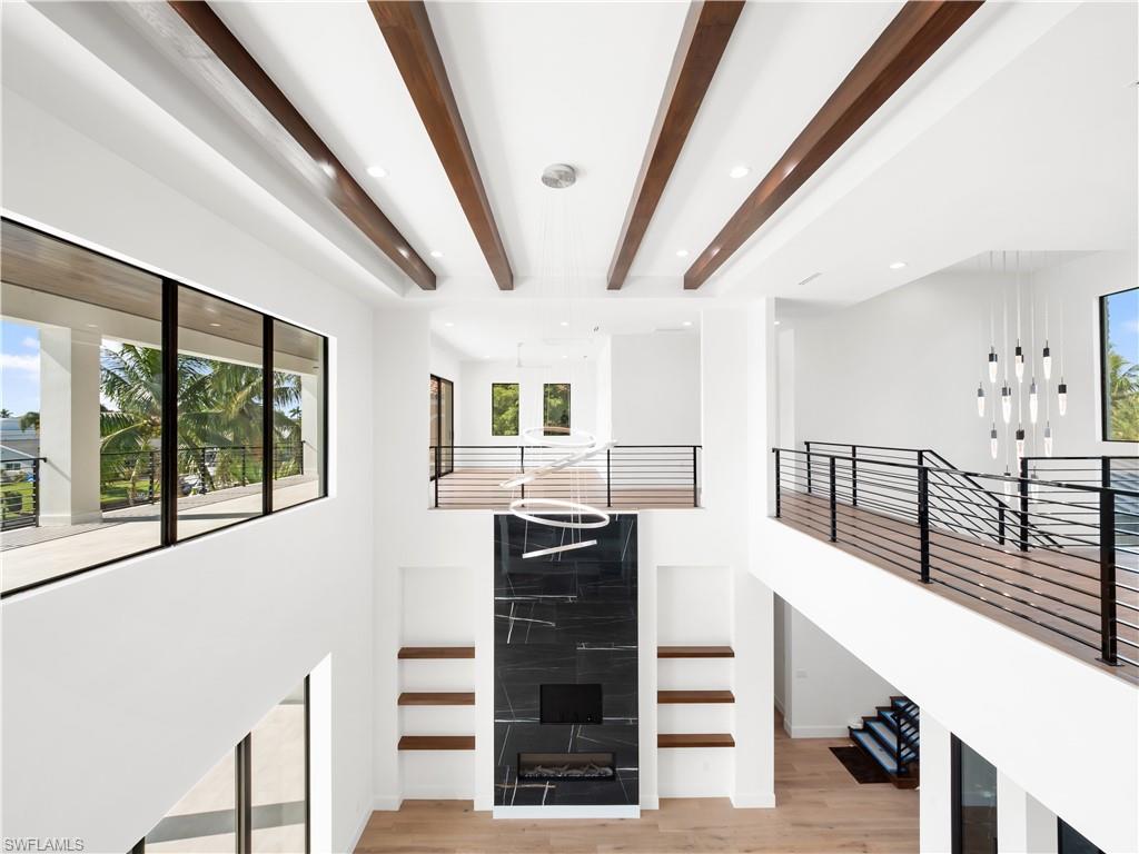 TOWN AND RIVER - Residential