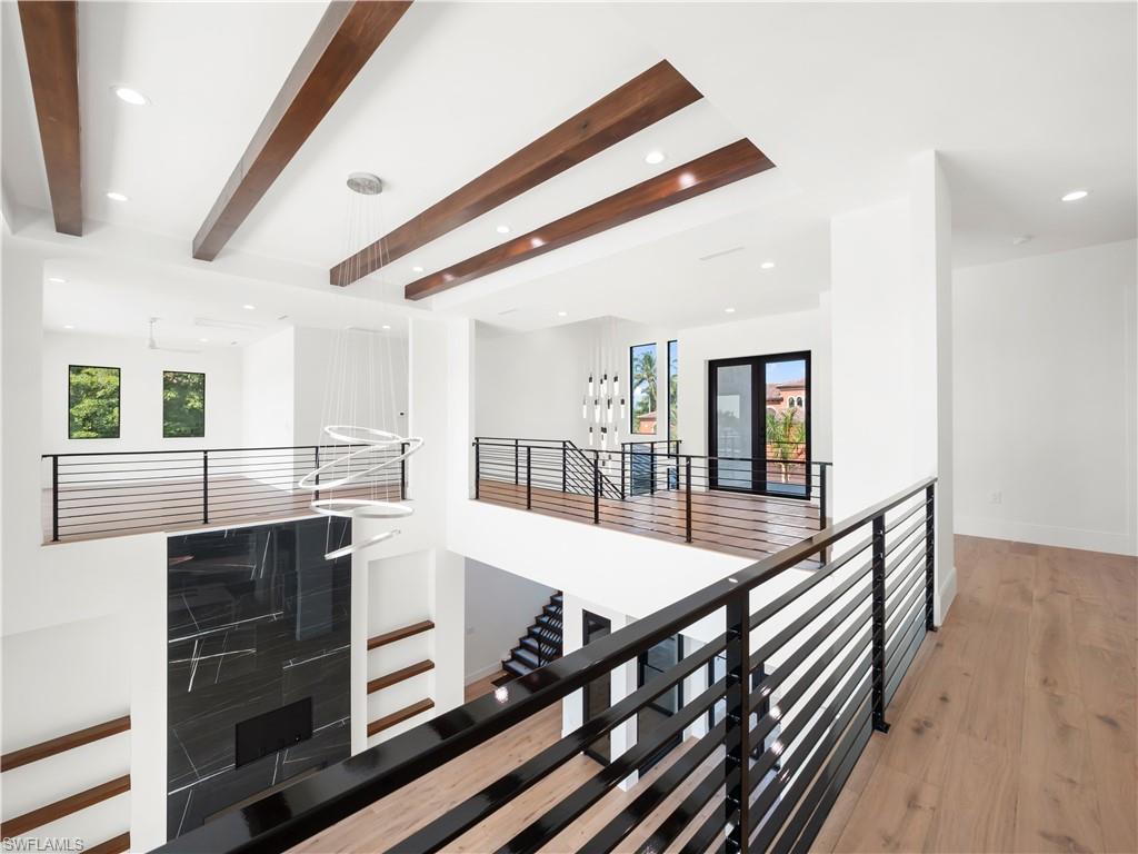 TOWN AND RIVER - Residential