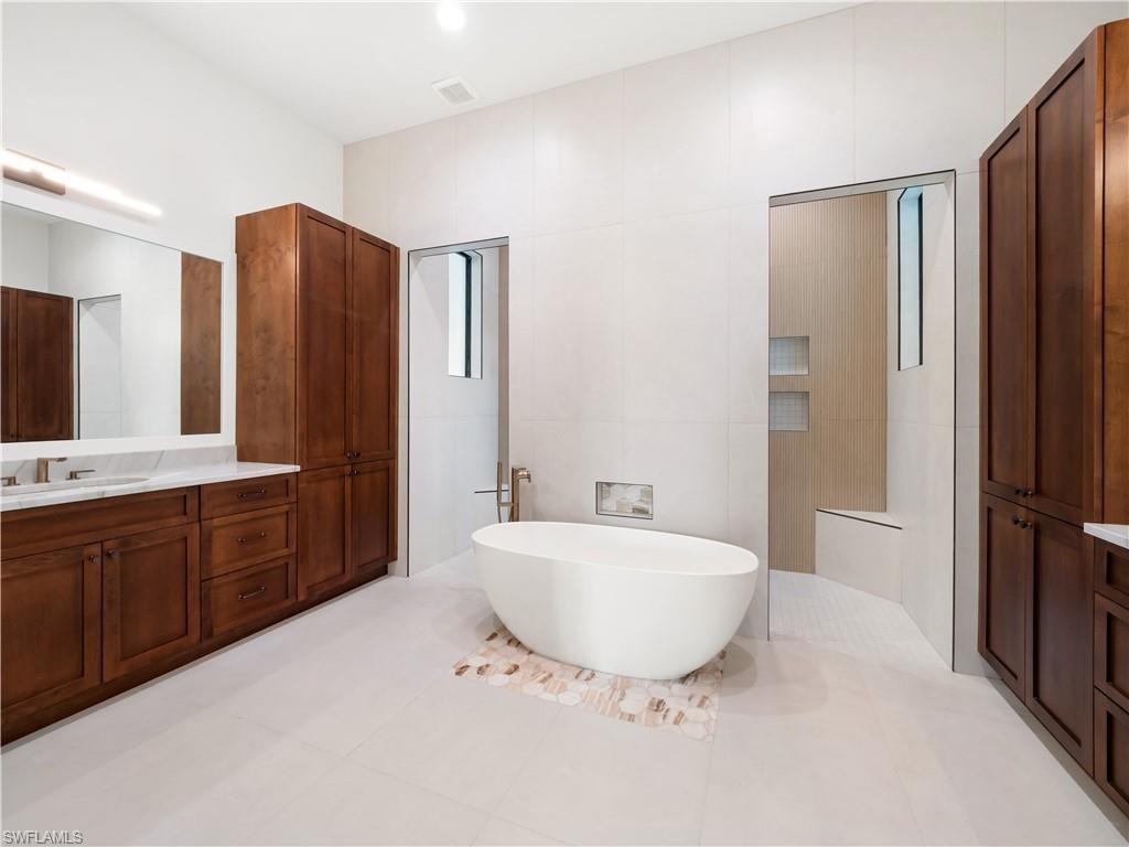 TOWN AND RIVER - Residential