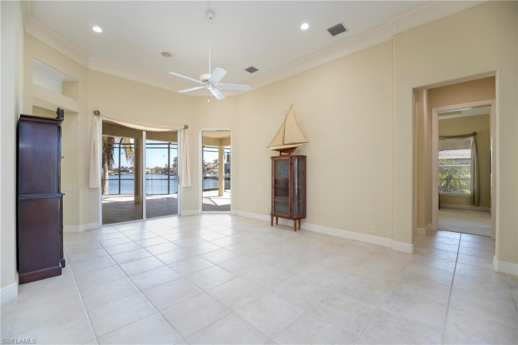 MARCO BEACH - Residential