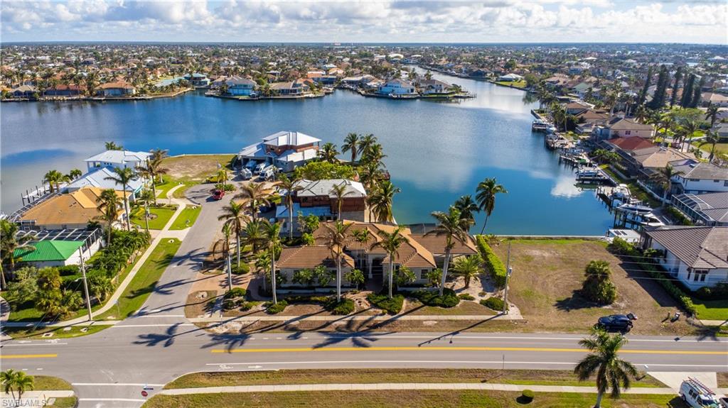 MARCO BEACH - Residential
