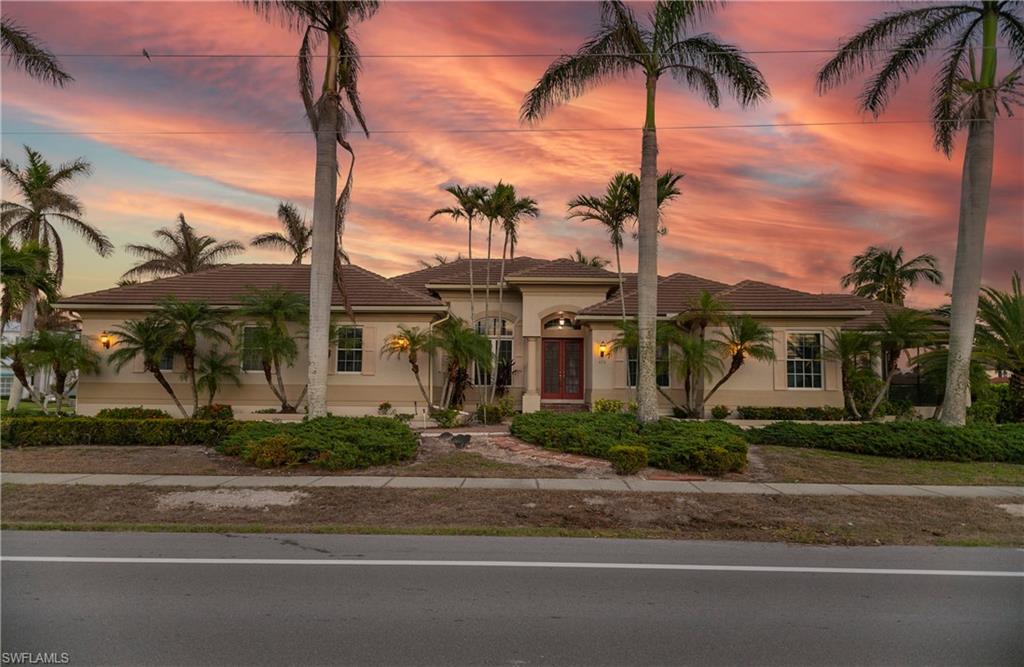 MARCO BEACH - Residential
