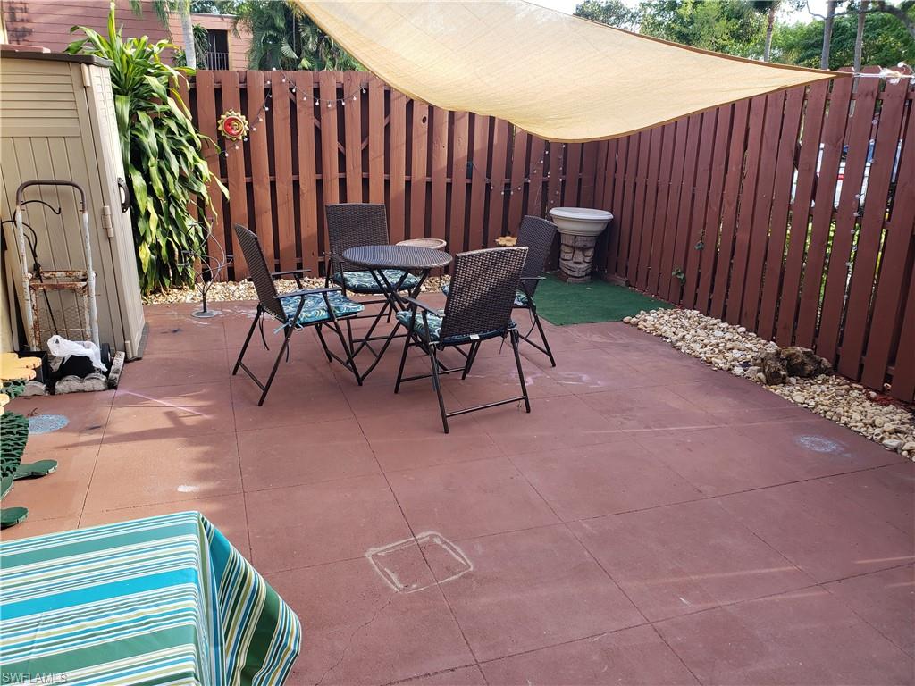 PARKWOODS TOWNHOUSE COMMUNITY - Residential