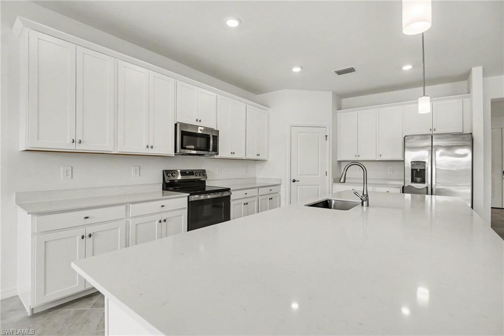 BRIGHT WATER - Residential Lease