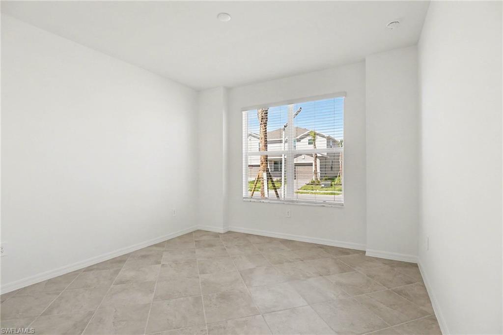 BRIGHT WATER - Residential Lease