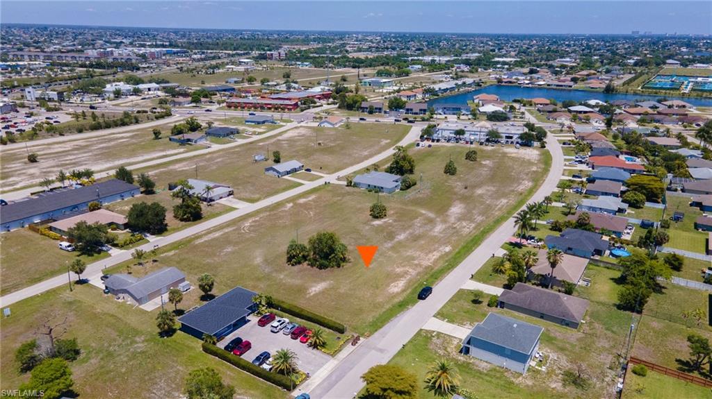 CAPE CORAL - Land