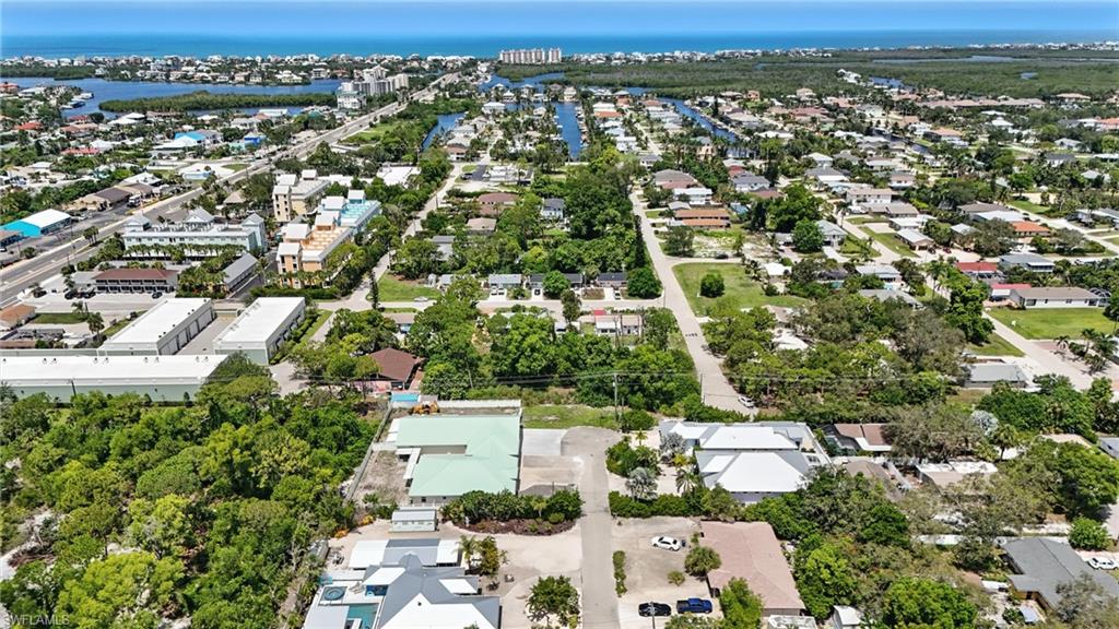 IMPERIAL SHORES - Land