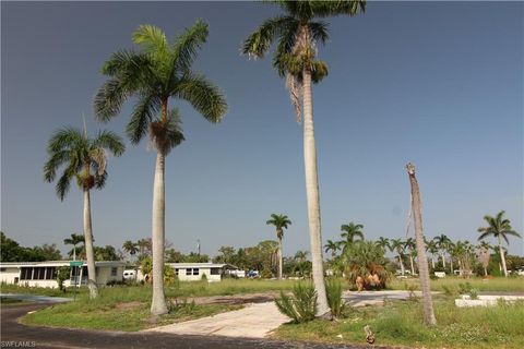 Manufactured Home in FORT MYERS FL 9 Cottonwood DR.jpg