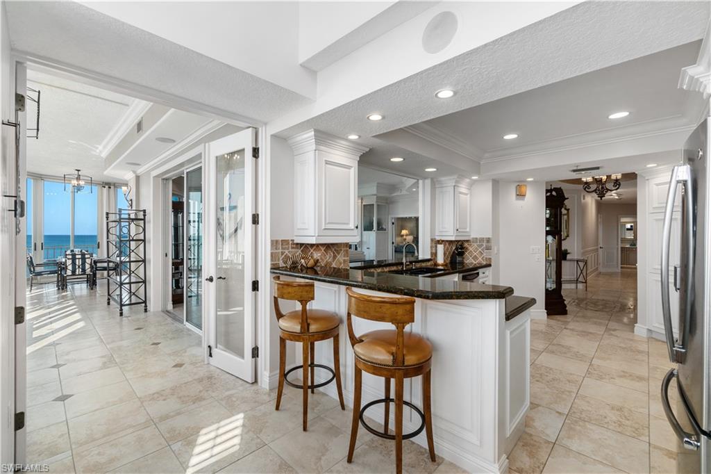 BAREFOOT BEACH CLUB - Residential