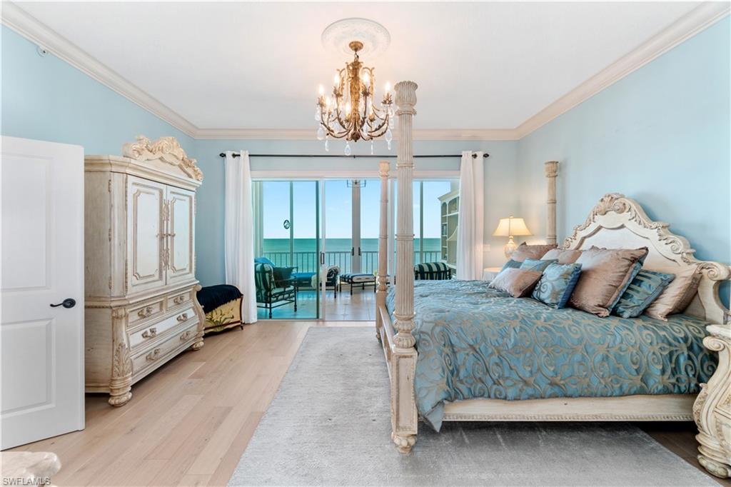 BAREFOOT BEACH CLUB - Residential