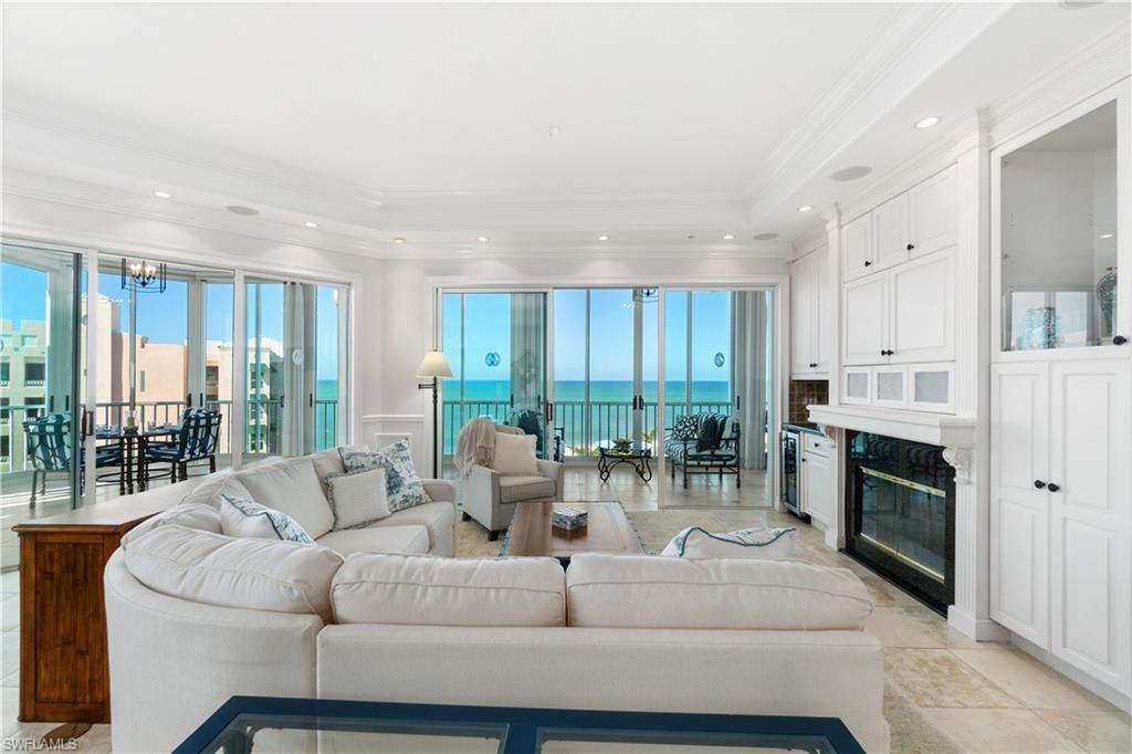 BAREFOOT BEACH CLUB - Residential