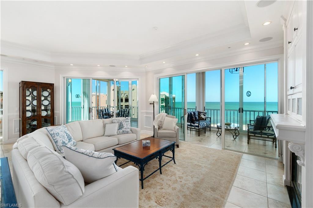 BAREFOOT BEACH CLUB - Residential