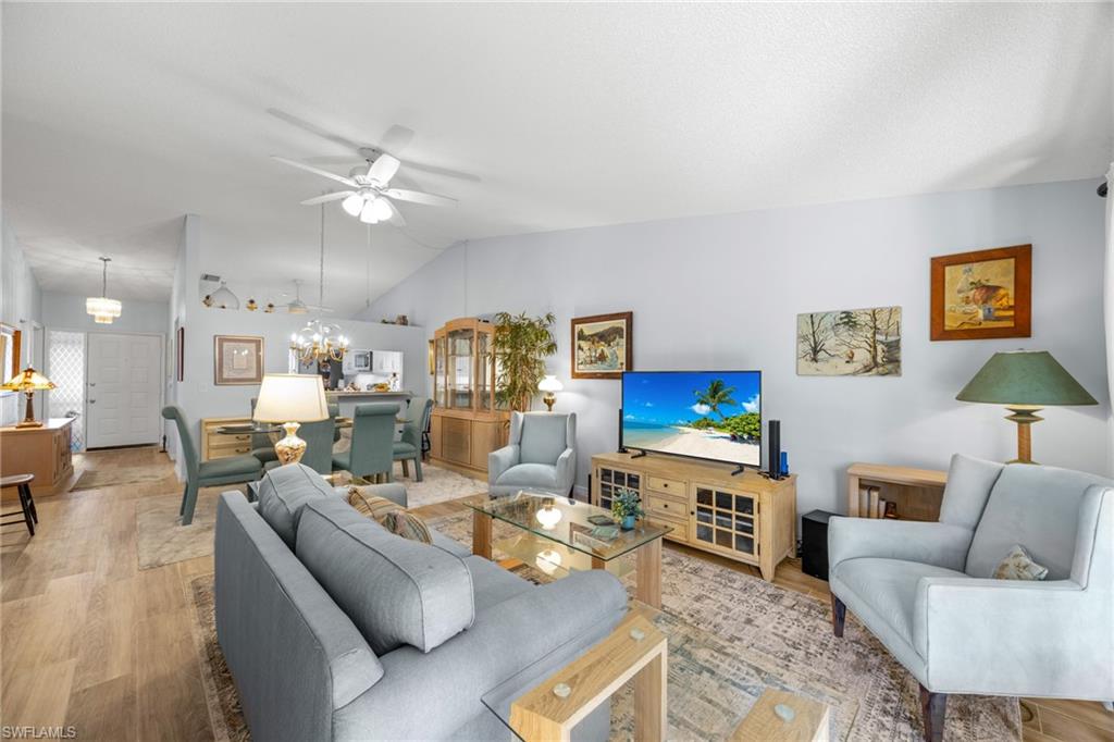 ROYAL WOODS - Residential