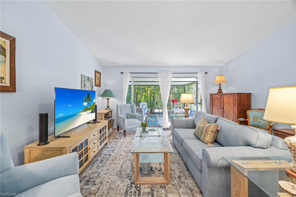 ROYAL WOODS - Residential