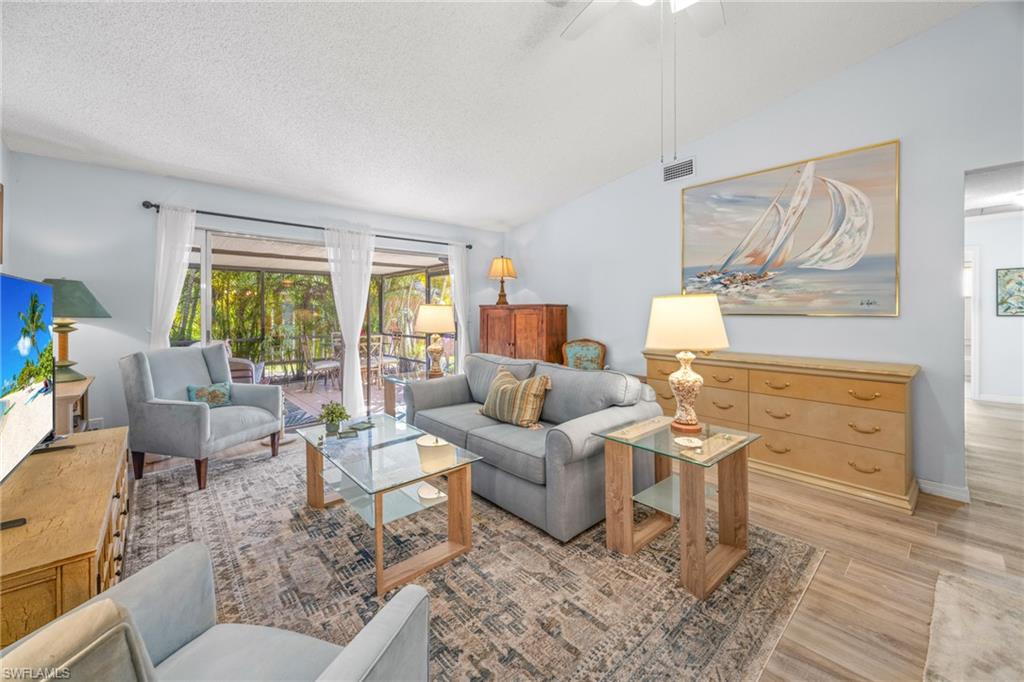 ROYAL WOODS - Residential