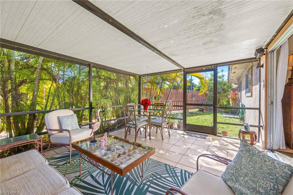 ROYAL WOODS - Residential