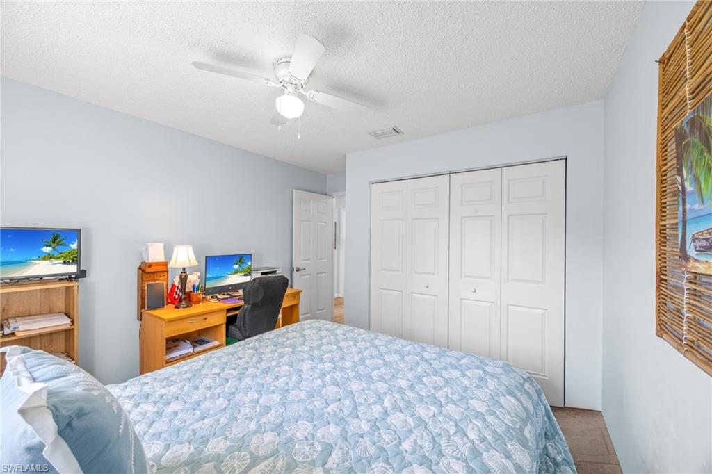 ROYAL WOODS - Residential