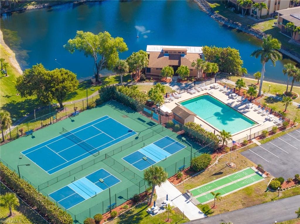 ROYAL WOODS - Residential