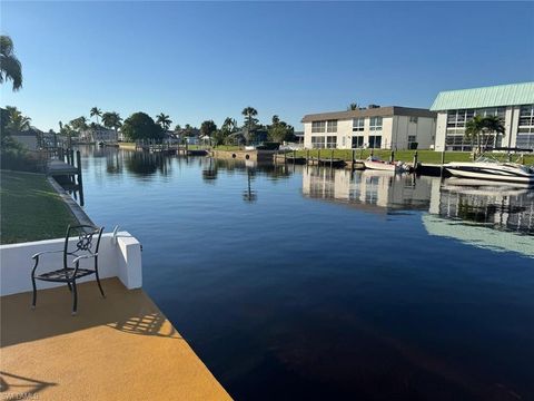 5207 Willow CT CAPE CORAL FL 33904