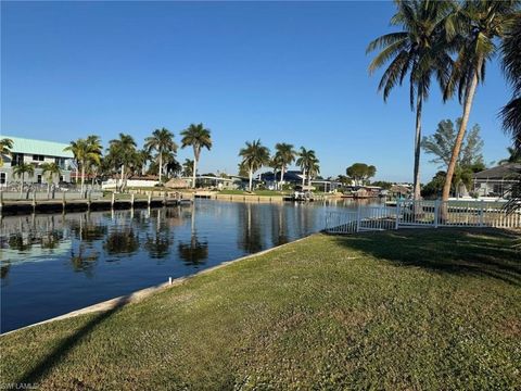 5207 Willow CT CAPE CORAL FL 33904