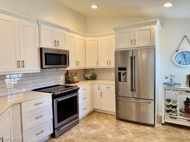 COLONIAL COUNTRY CLUB - Residential Lease