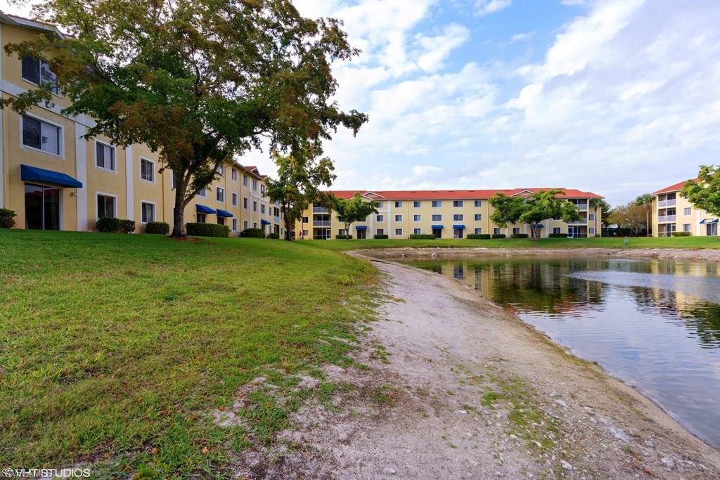 KEY ROYAL CONDOMINIUMS - Residential