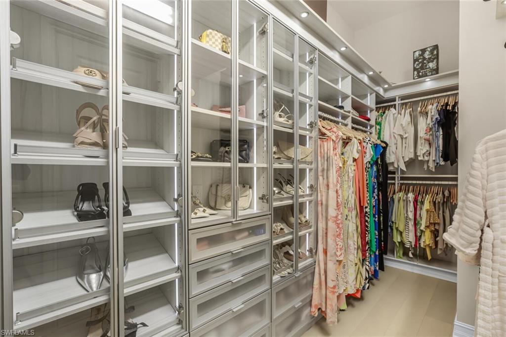 LAKOYA - Residential