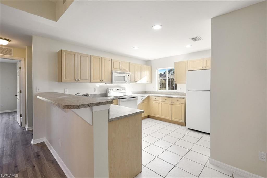 MIRROR LAKES - Residential