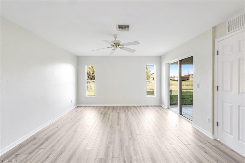 MIRROR LAKES - Residential