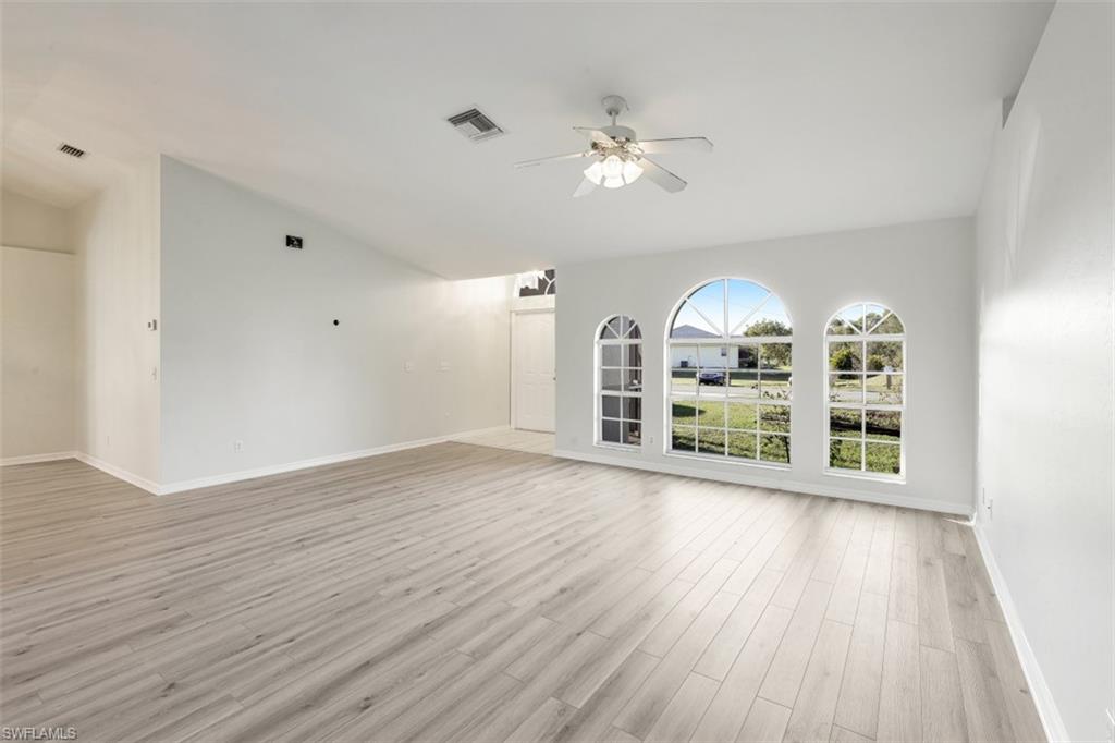 MIRROR LAKES - Residential