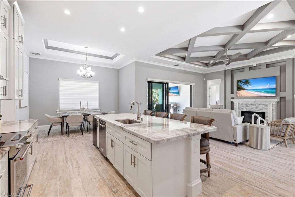 SAN CARLOS ESTATES - Residential