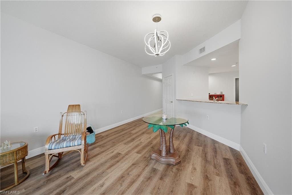 FOUNTAIN COURT - Residential