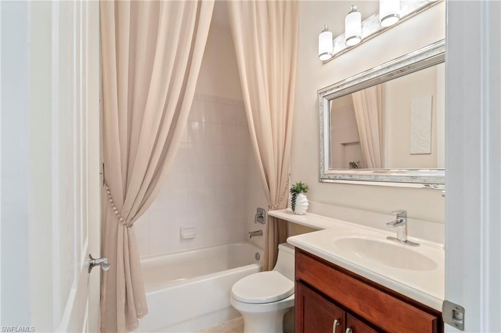 SATURNIA LAKES - Residential