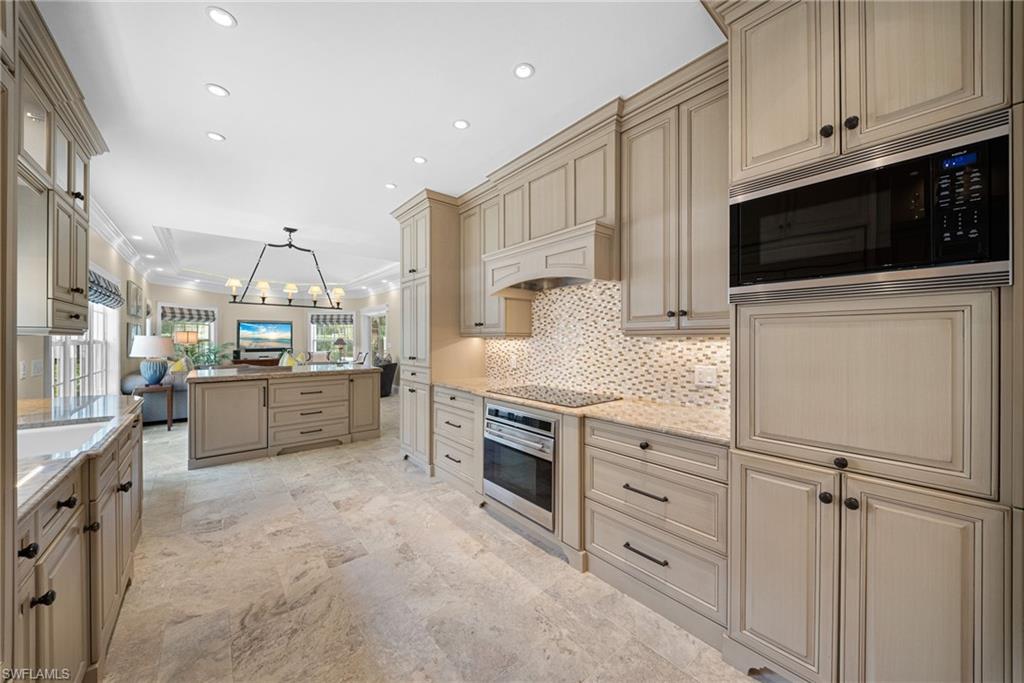 392 Carlton PL 3