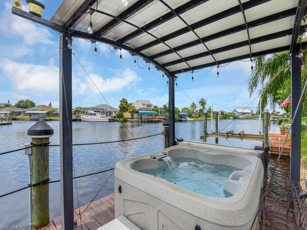 FORT MYERS SHORES - Residential