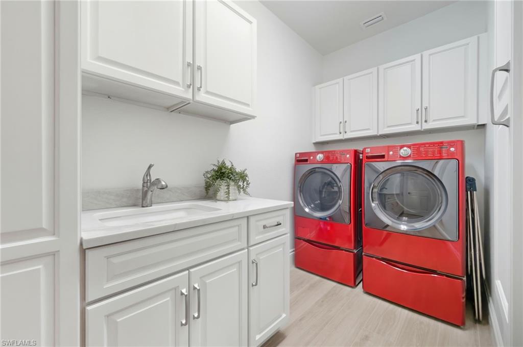 CAPE ROYAL - Residential