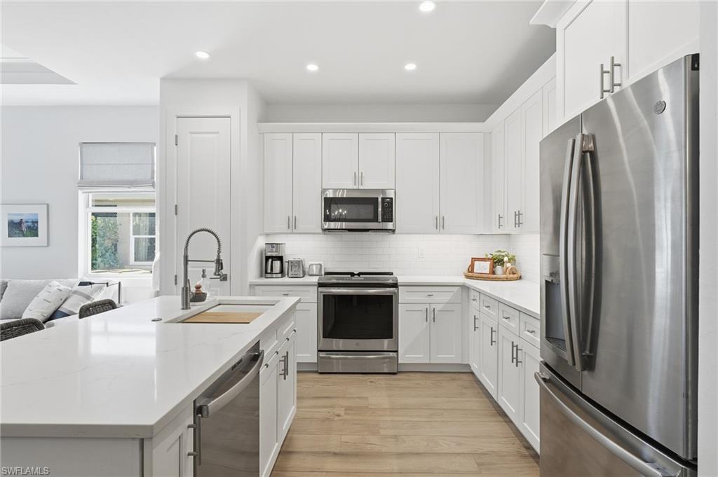 THE VILLAS AT CAUSEWAY KEY - Residential