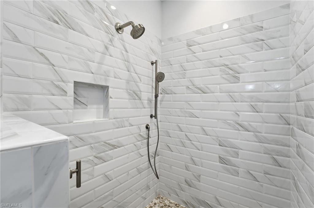 THE VILLAS AT CAUSEWAY KEY - Residential