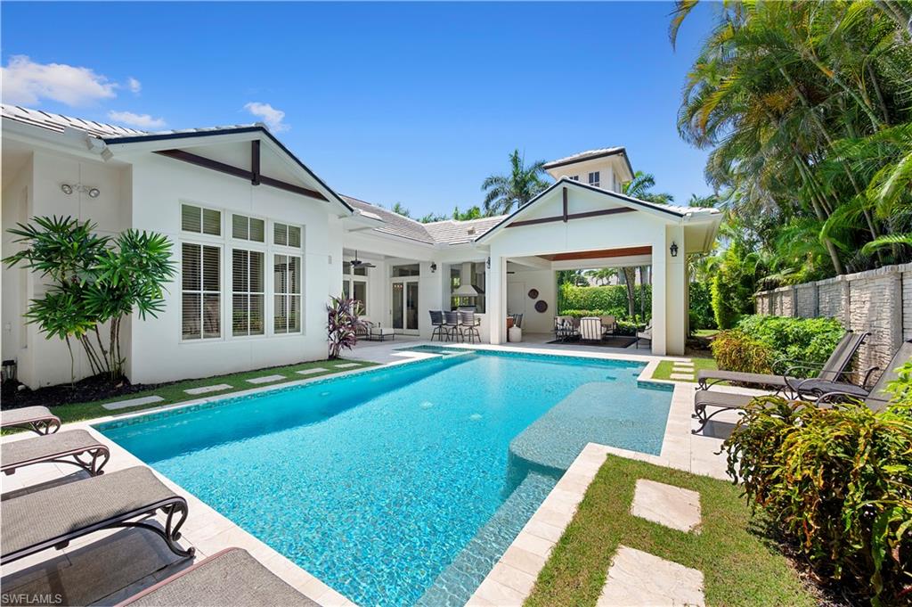 MOORINGS - Residential