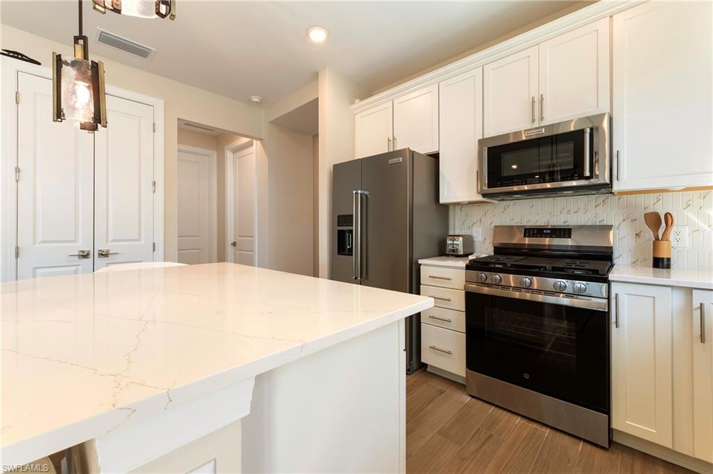 ESPLANADE LAKE CLUB - Residential Lease