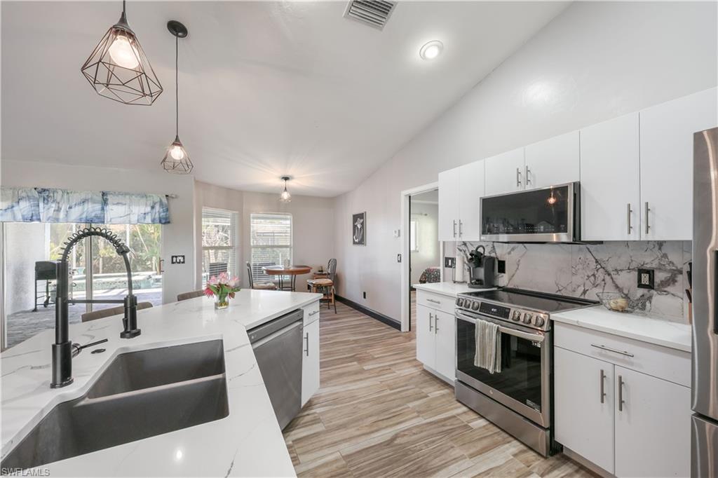 CAPE CORAL - Residential