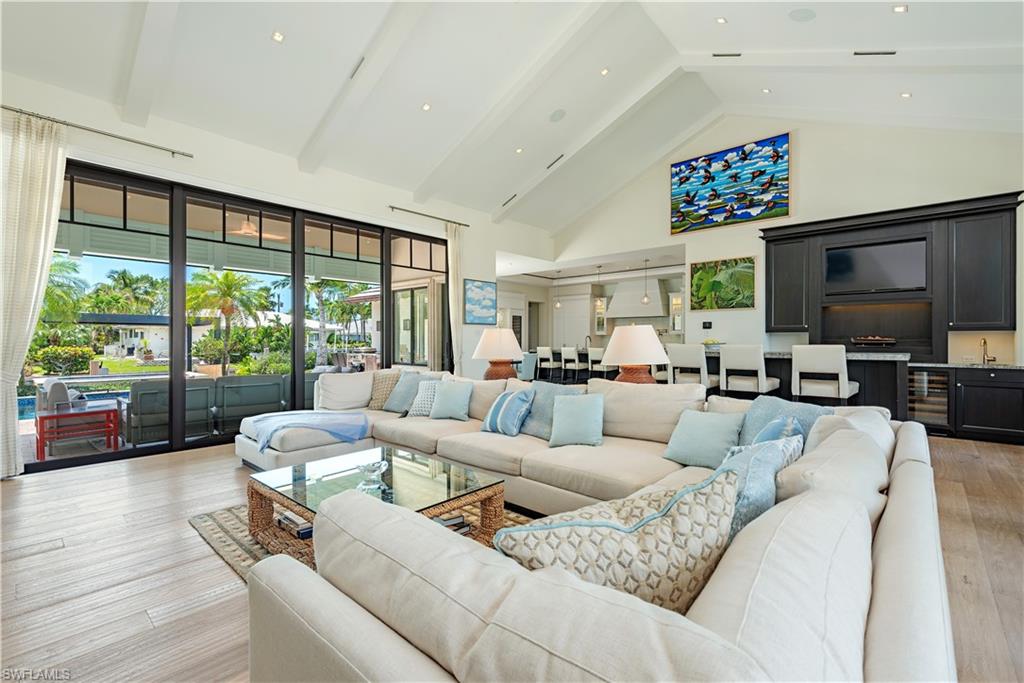 ROYAL HARBOR - Residential