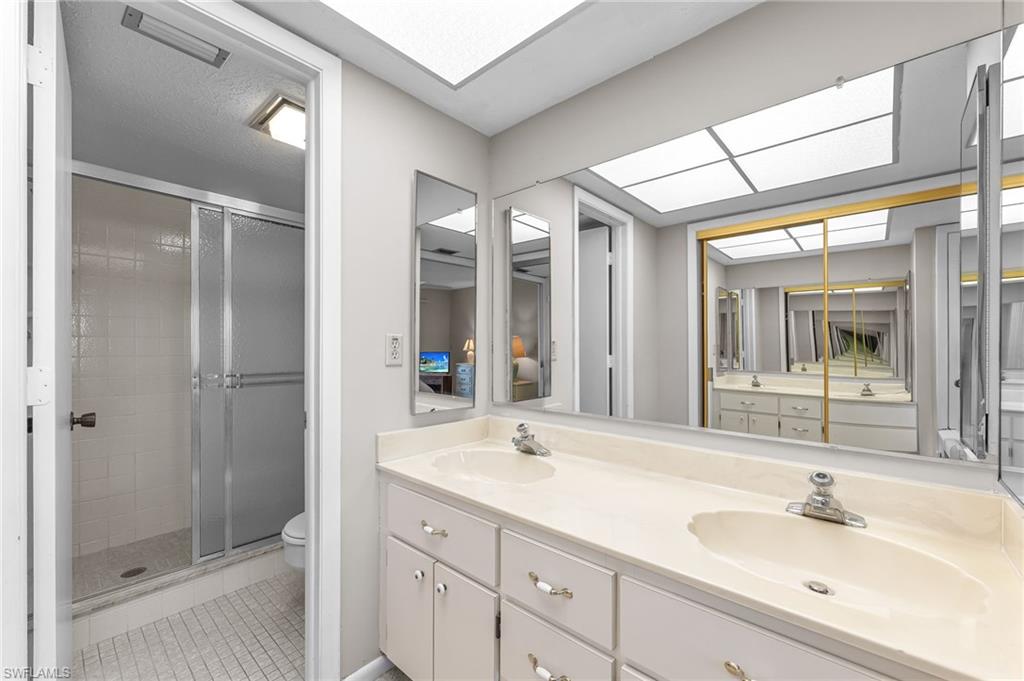 BEACH VILLA CONDO - Residential