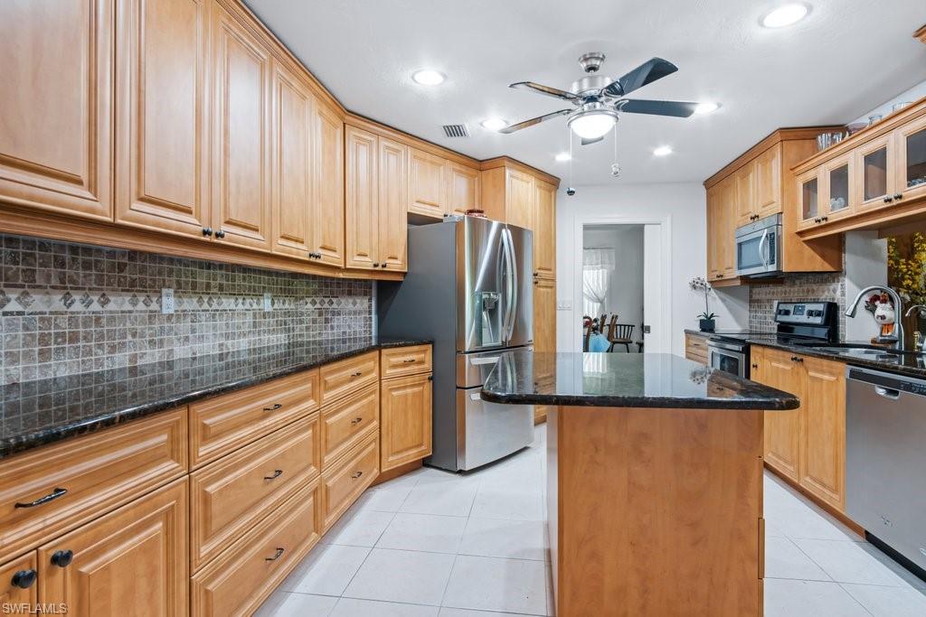 WILLOUGHBY ACRES - Residential