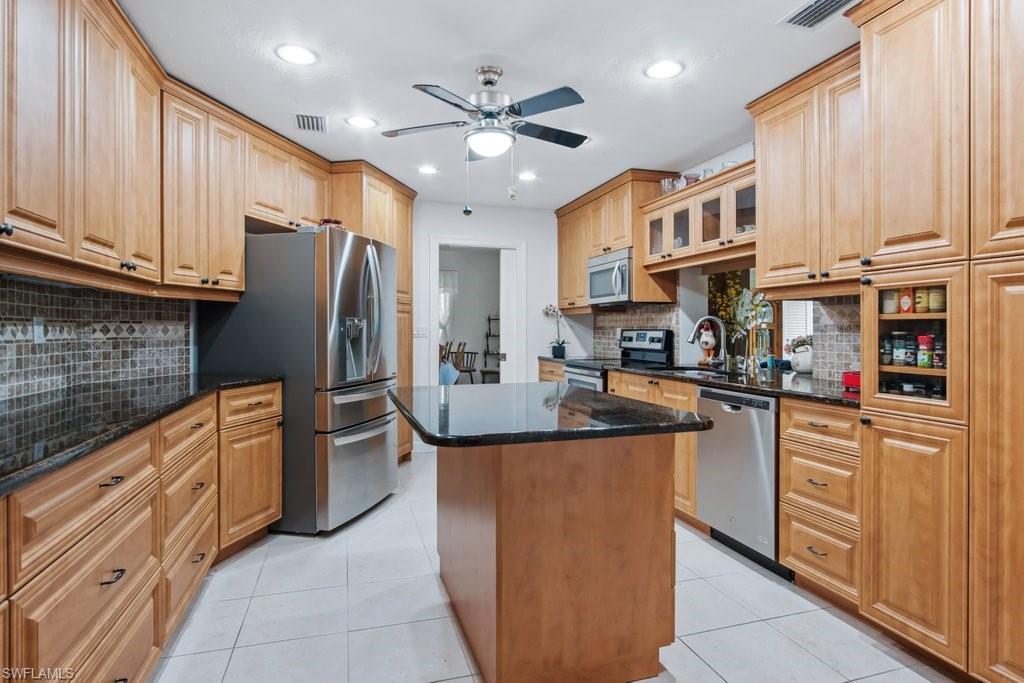 WILLOUGHBY ACRES - Residential