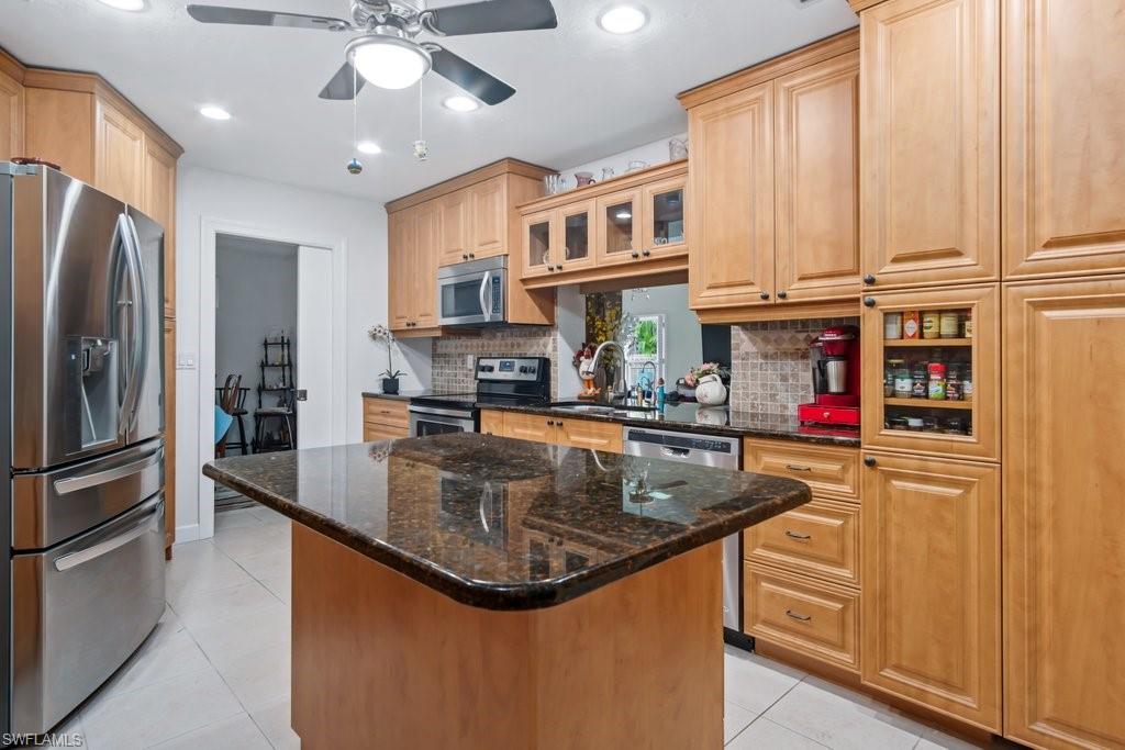 WILLOUGHBY ACRES - Residential