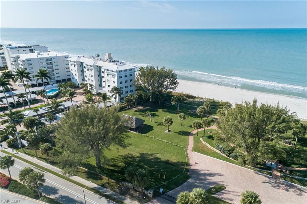 MOORINGS - Residential