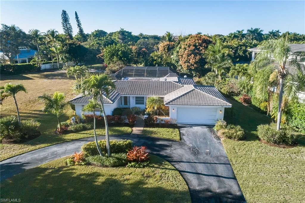 Photo of 700 Bow Line DR, NAPLES, FL 34103 (MLS # 226002252)