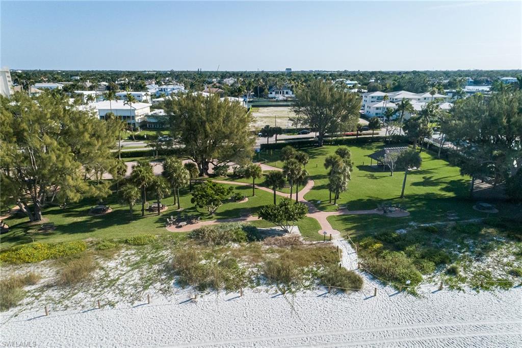 MOORINGS - Residential